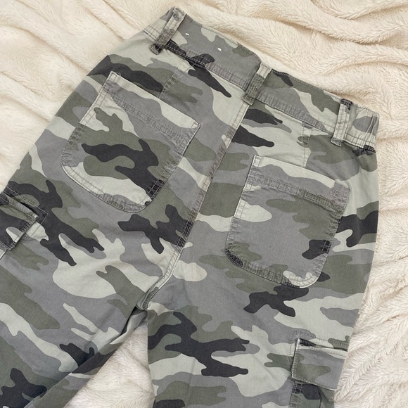 American Eagle camo cargo jogger pants - Picture 4 of 8